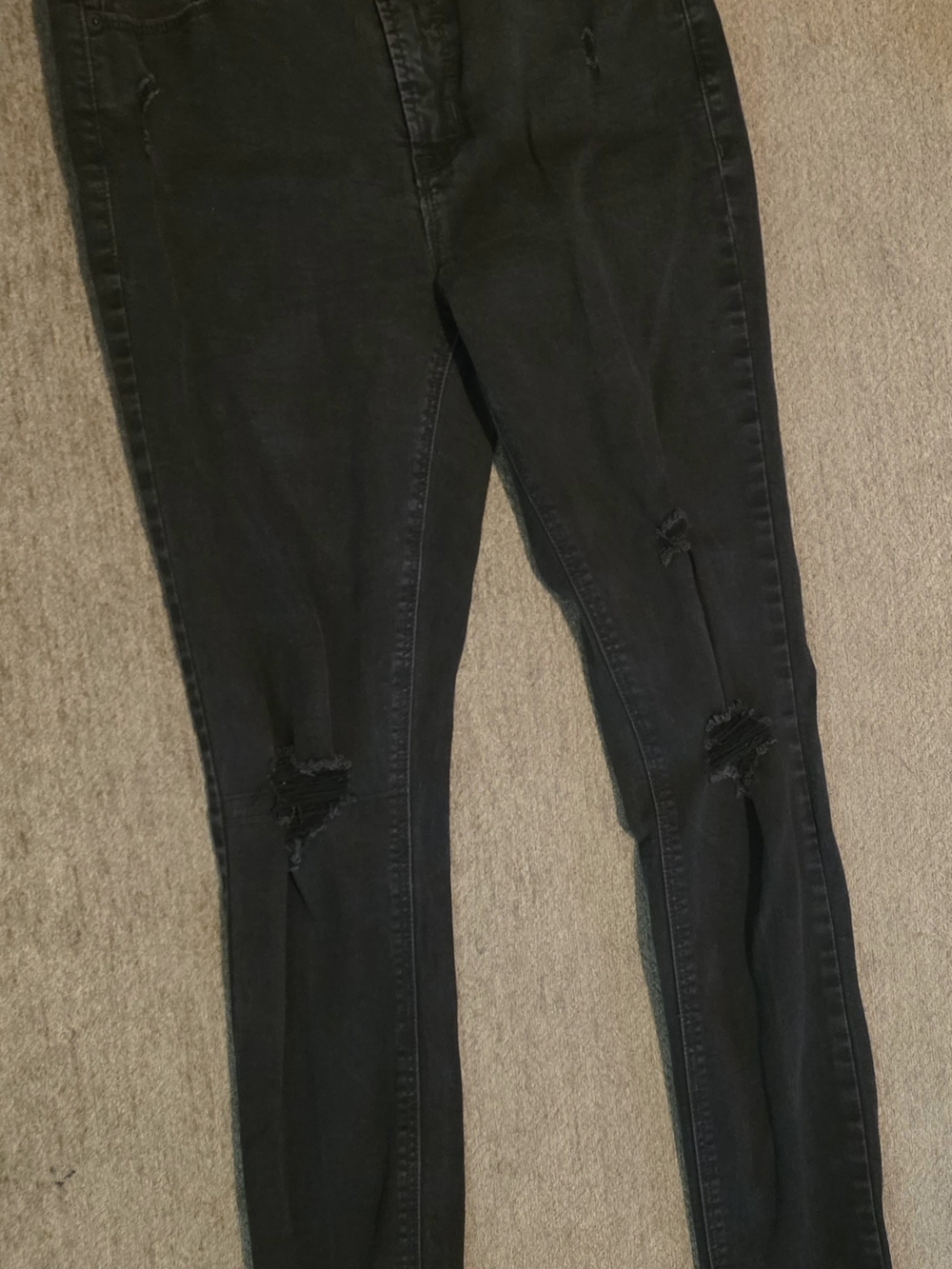 Old Navy Black Distressed Rockstar Women’s Skinny Size 8 Jeans